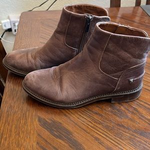 Franco Sarto Distressed Leather Zipper Booties (brown, 6.5)